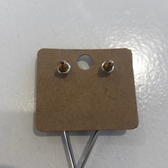 Dangling Earring - Picture 3 of 3